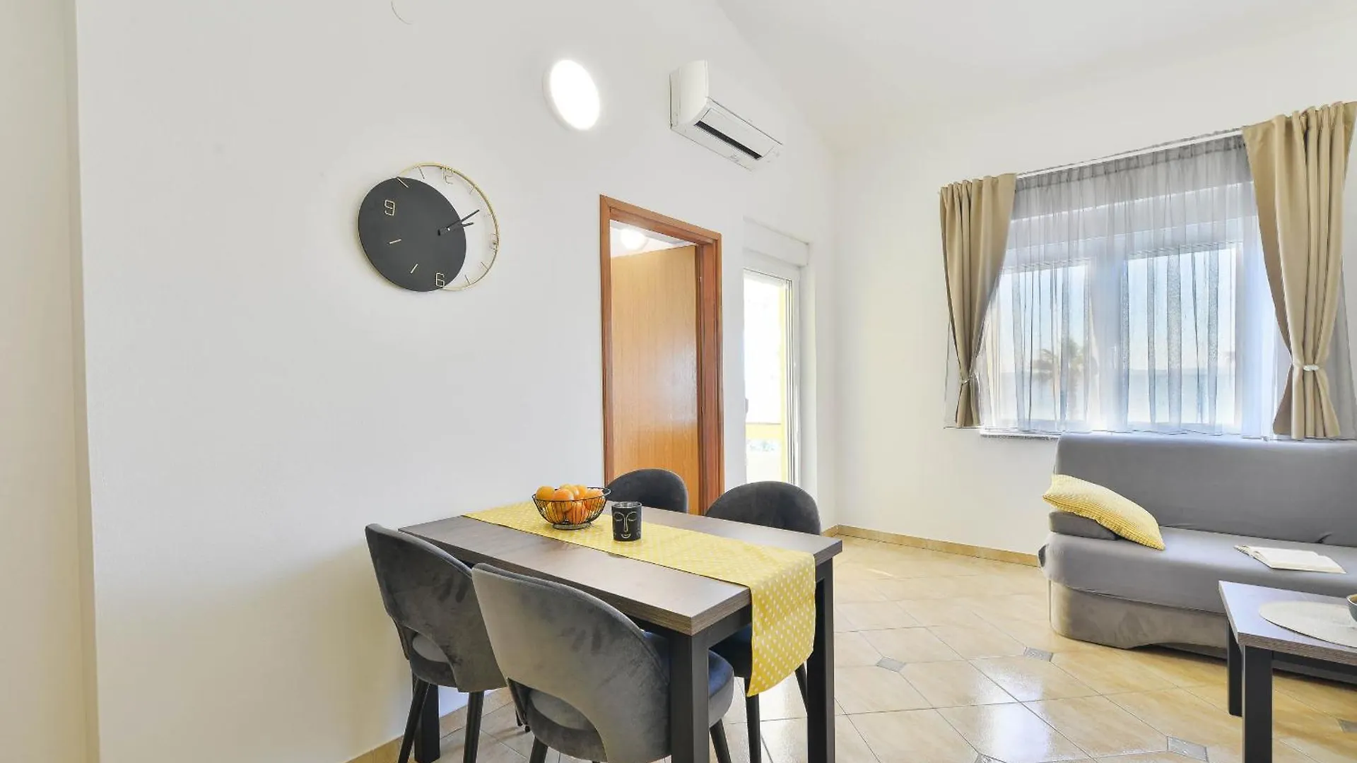 Apartment House Inga Вир