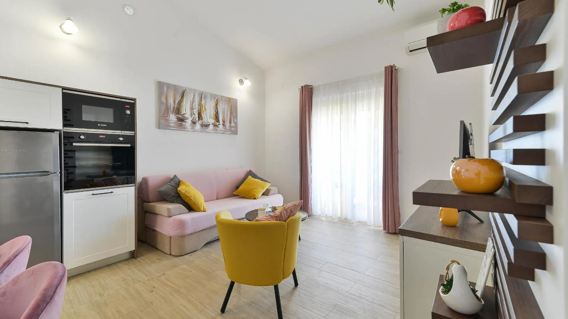 Apartment House Inga Вир