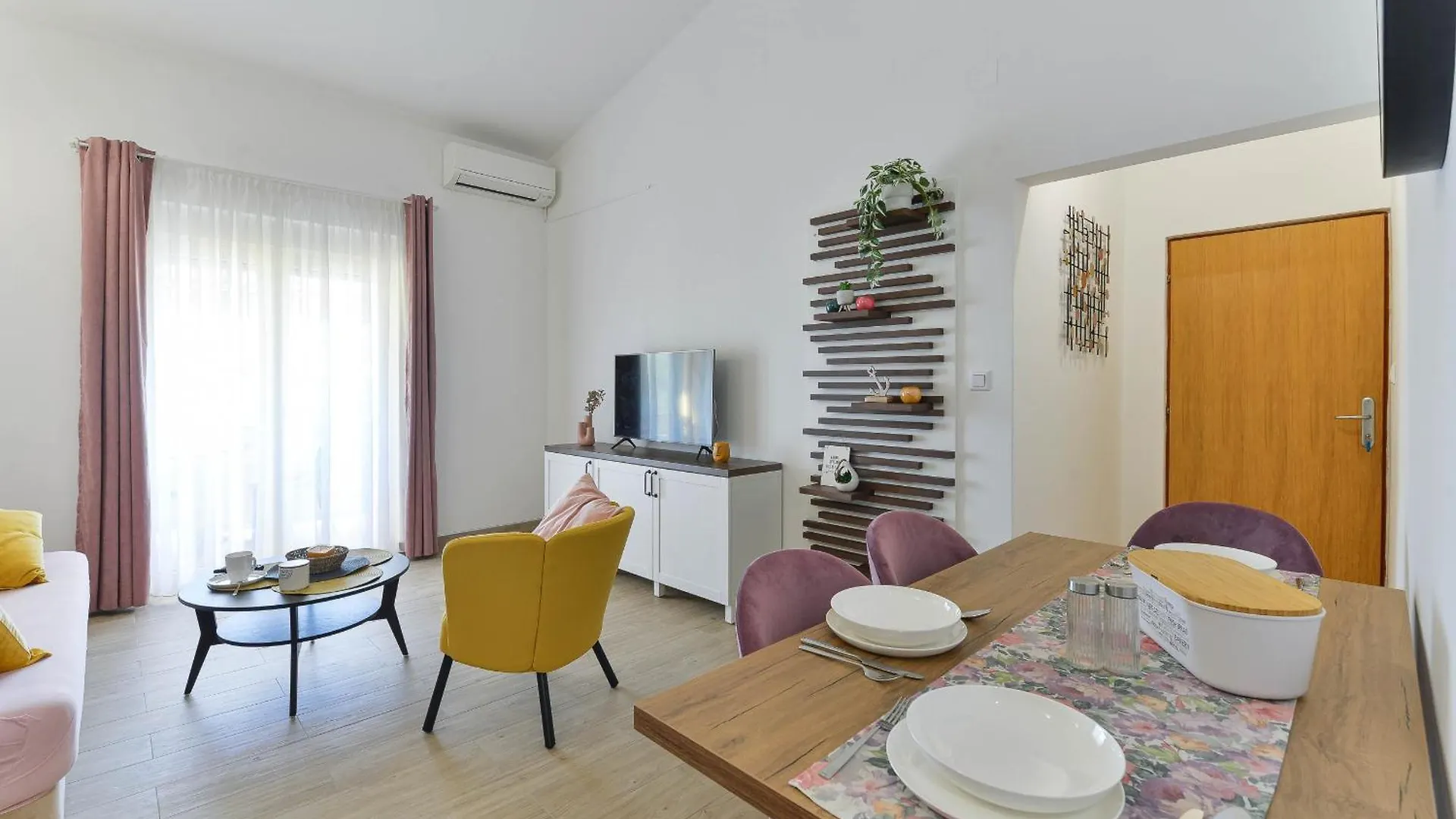 Apartment House Inga Вир