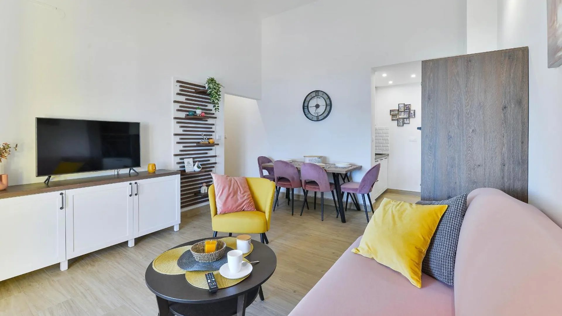 Apartment House Inga Вир