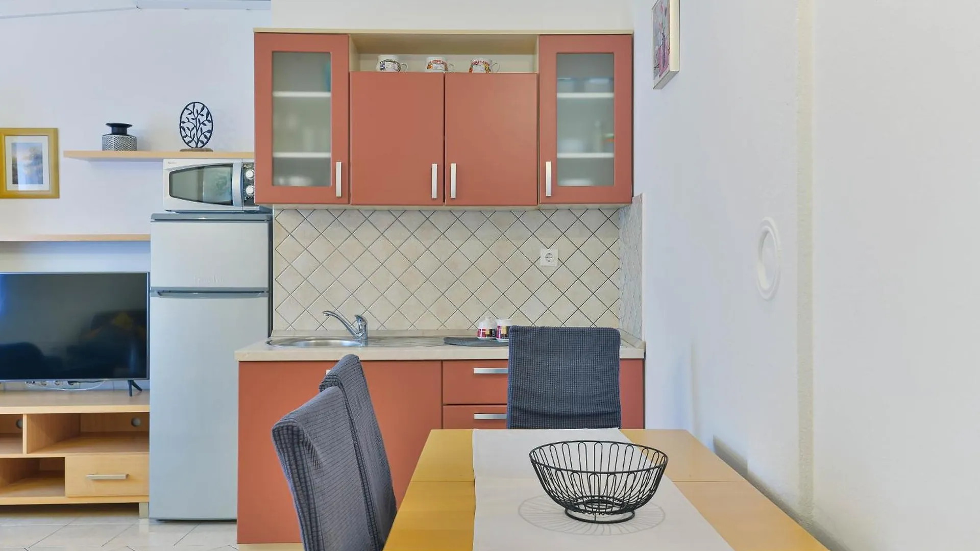 Apartment House Inga Вир