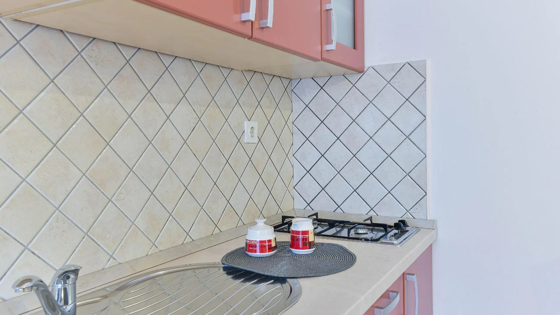 Apartment House Inga Вир