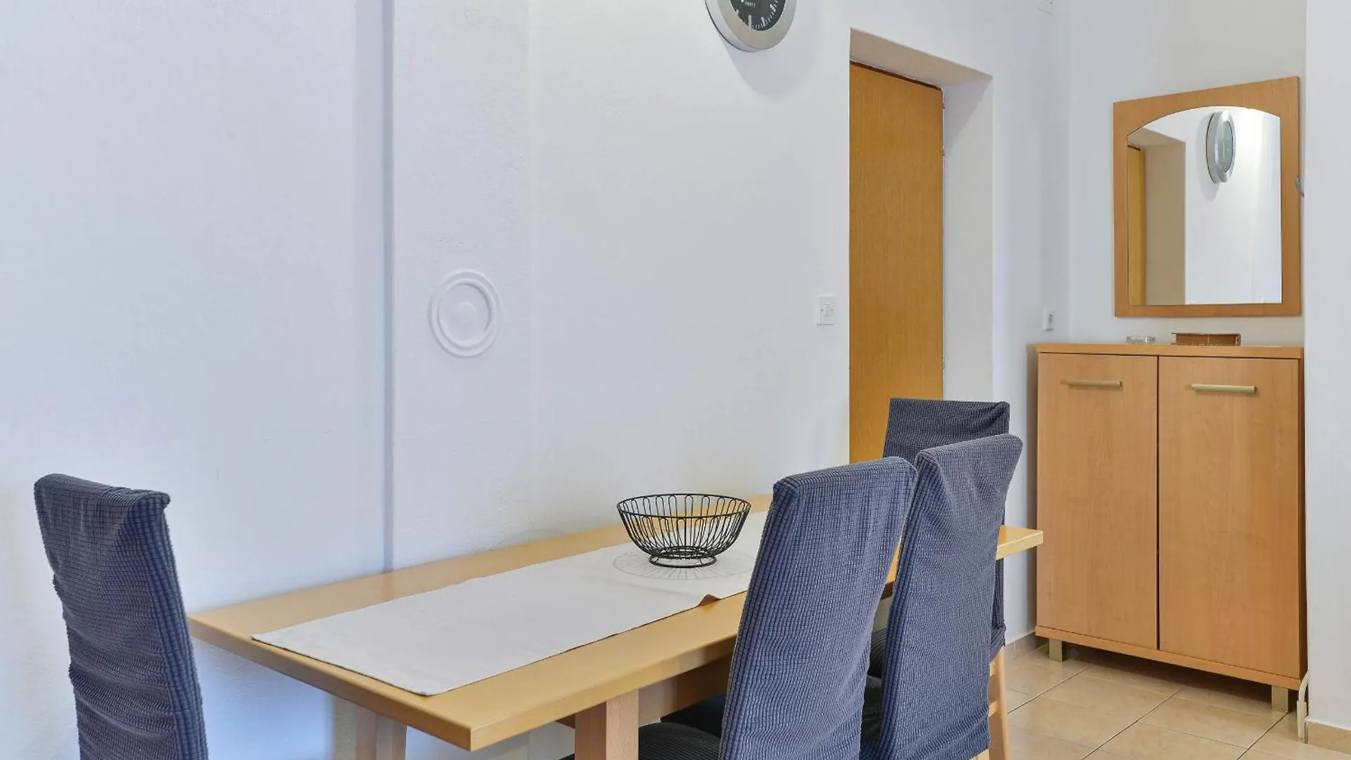 Apartment House Inga Vir