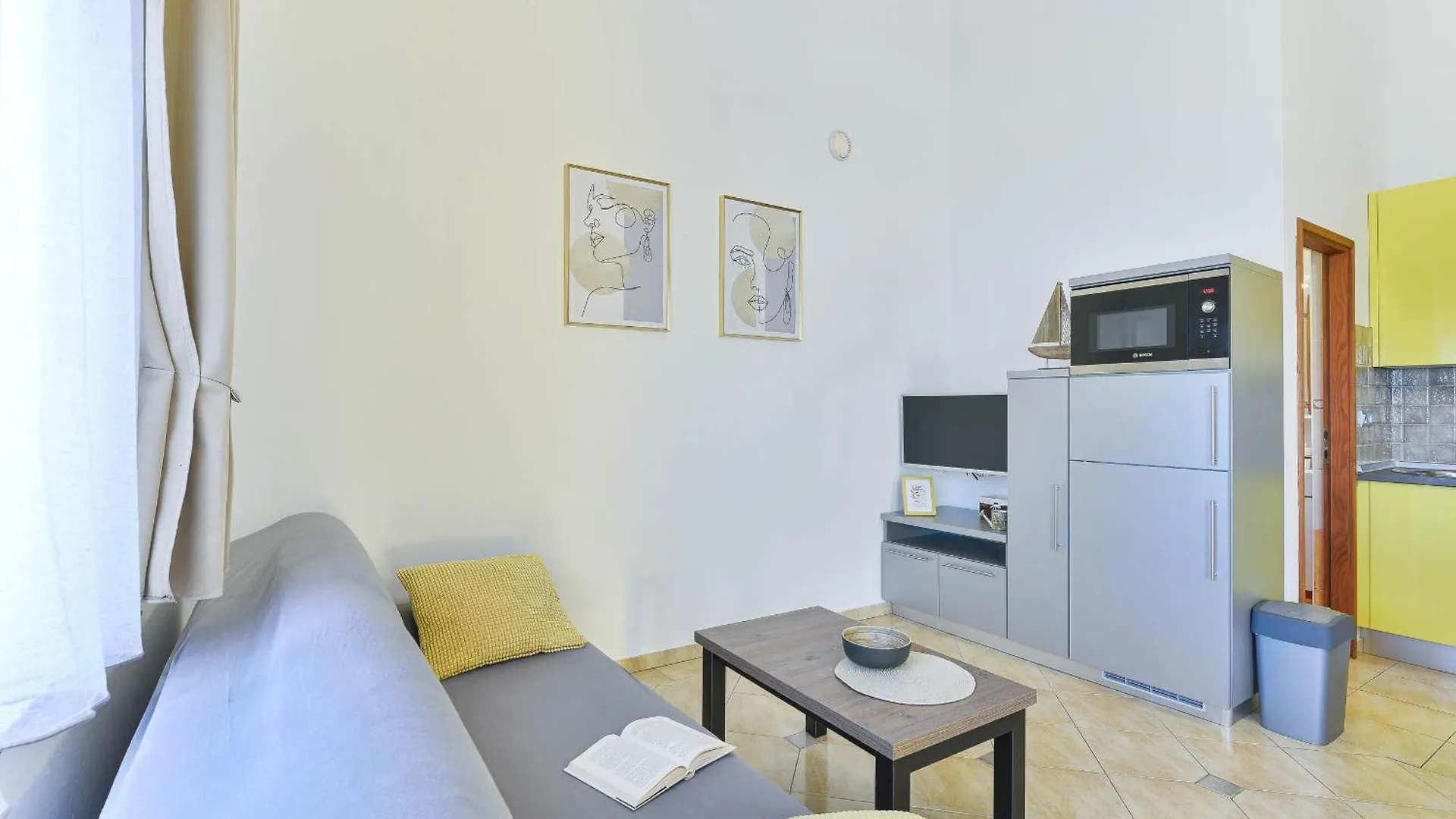 Apartment House Inga Vir