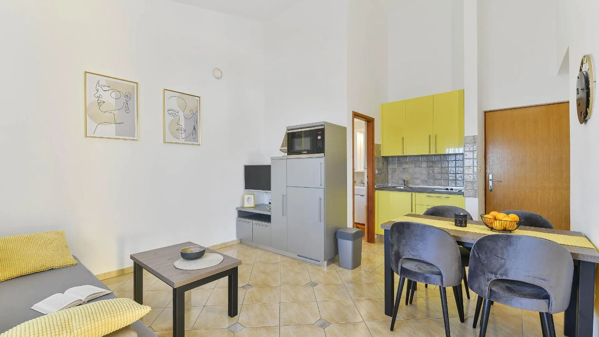 Apartment House Inga Vir